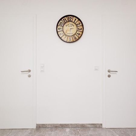 Cozy, Spacious And Charming 4 Bedrooms Apartament Wina Bagian luar foto