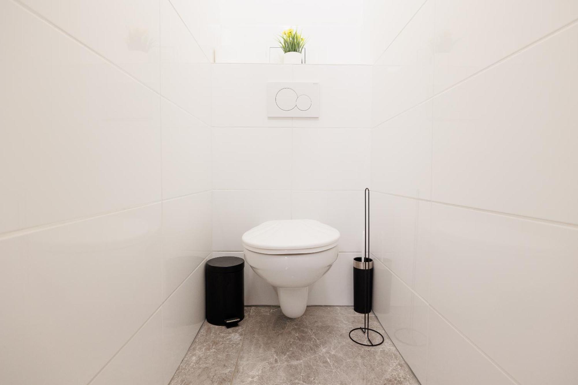 Cozy, Spacious And Charming 4 Bedrooms Apartament Wina Bagian luar foto