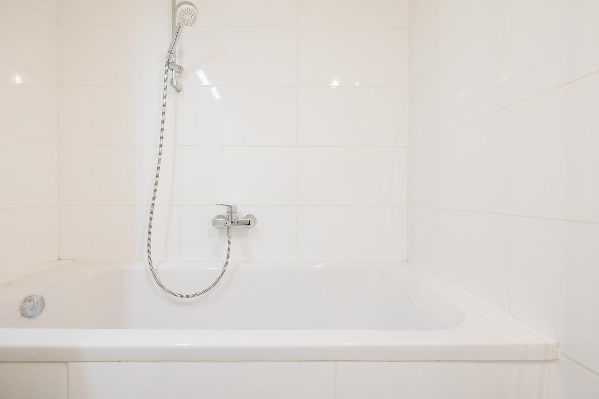 Cozy, Spacious And Charming 4 Bedrooms Apartament Wina Bagian luar foto