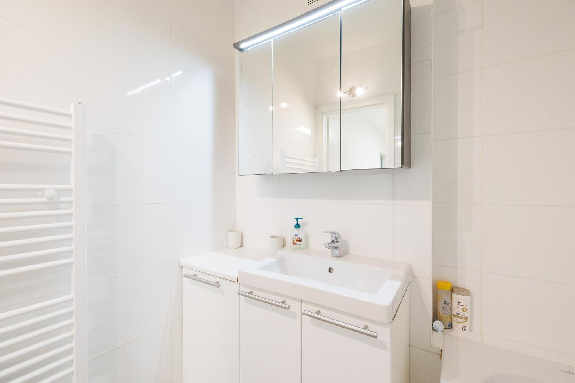 Cozy, Spacious And Charming 4 Bedrooms Apartament Wina Bagian luar foto