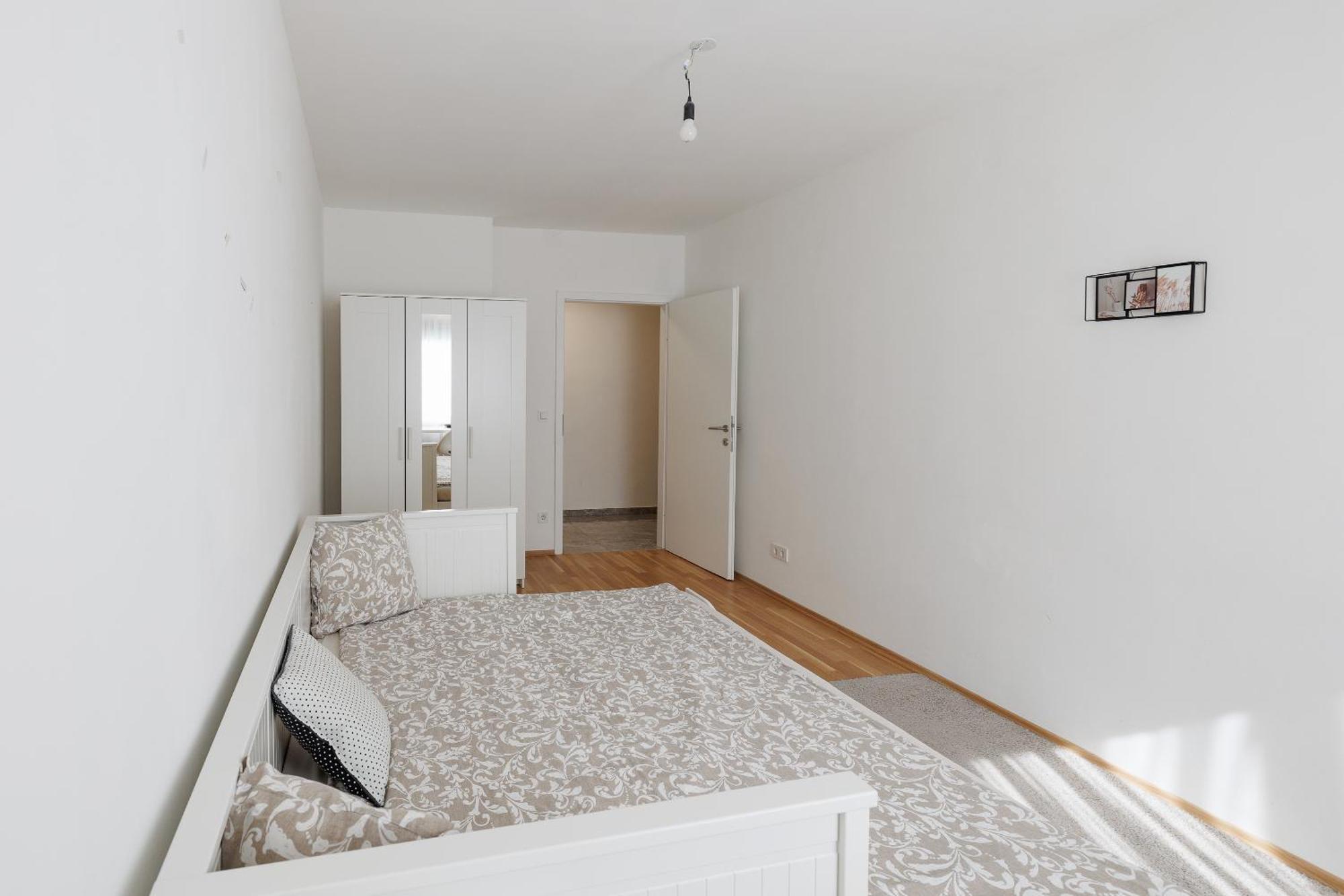 Cozy, Spacious And Charming 4 Bedrooms Apartament Wina Bagian luar foto