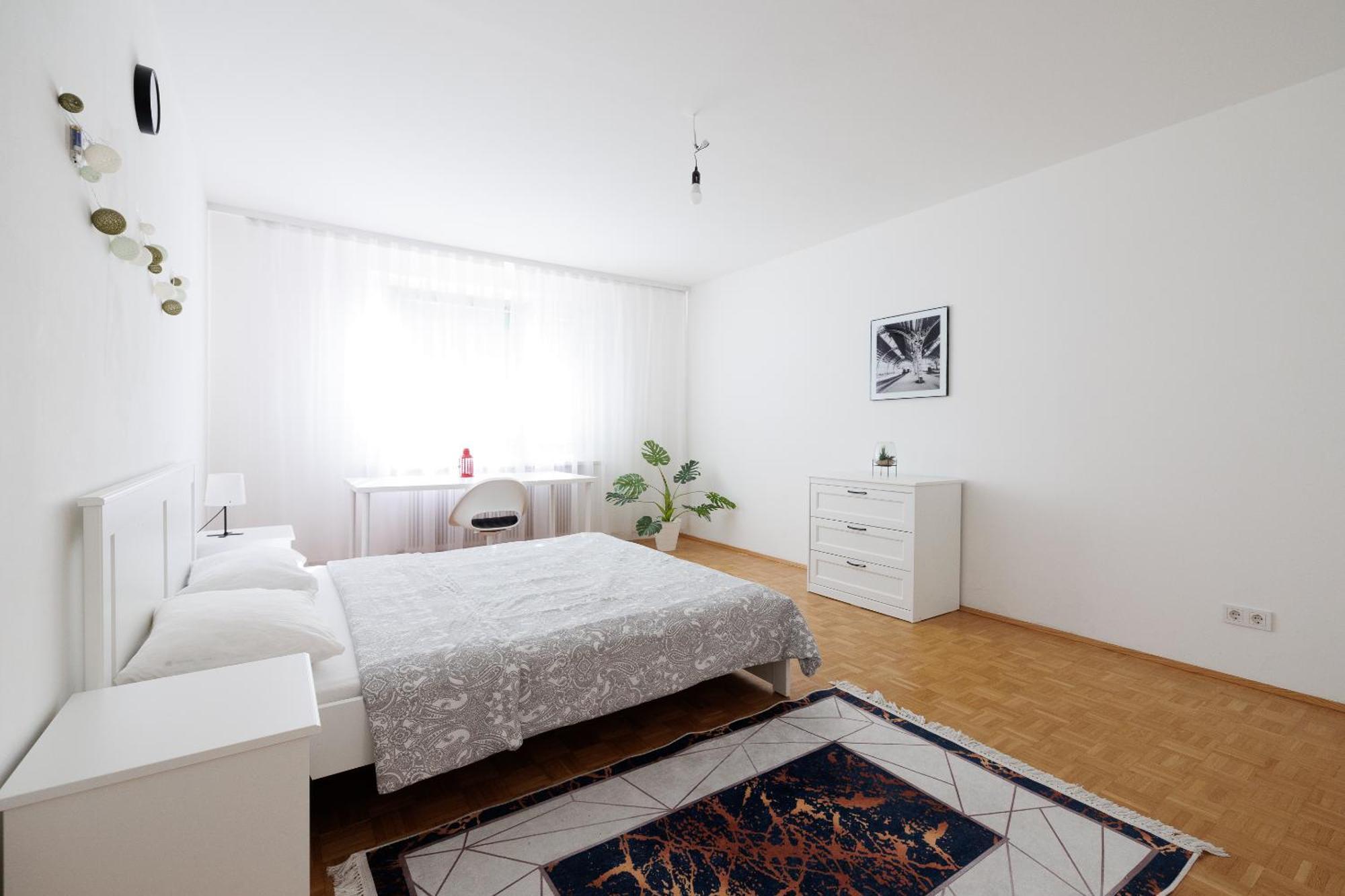 Cozy, Spacious And Charming 4 Bedrooms Apartament Wina Bagian luar foto