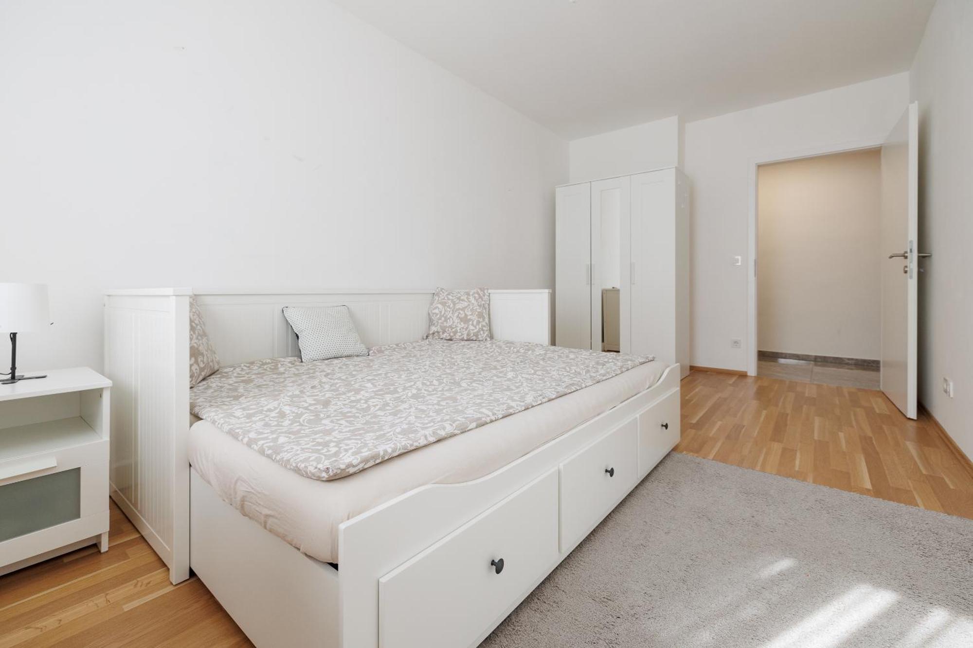 Cozy, Spacious And Charming 4 Bedrooms Apartament Wina Bagian luar foto